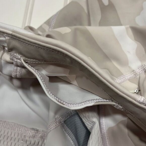 Athleta camo contender 7/8 tight legging - Picture 11 of 11